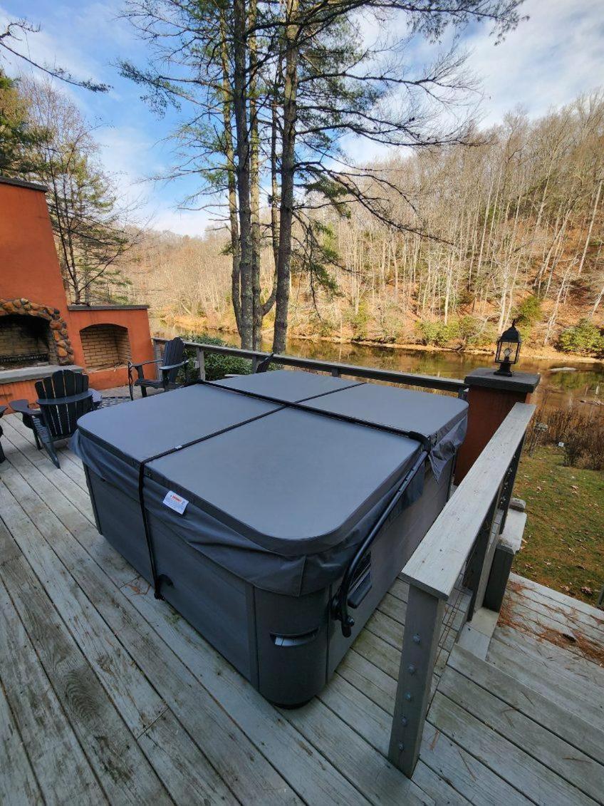 Villa Knotty Pine West Jefferson Esterno foto